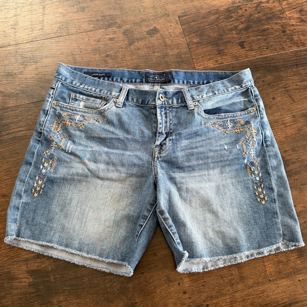 Lucky Brand Embroidered Denim Shorts – Size 10 / 30